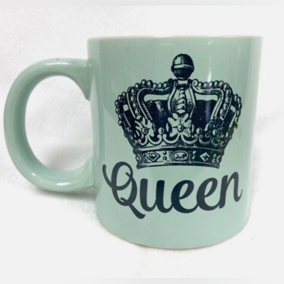 Other - NEW ‘QUEEN’ Coffee/Tea Mug Sz Large